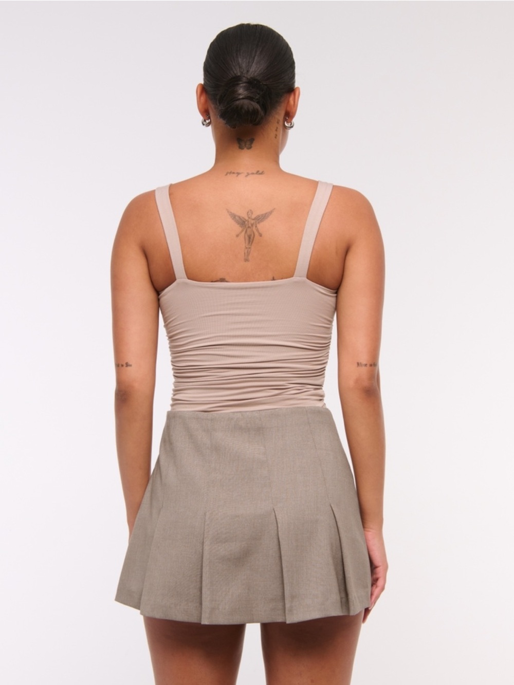 A&F Pleated Mini Skort in Taupe - Picture 2 of 4